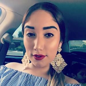 Meet your Posher, Alejandra